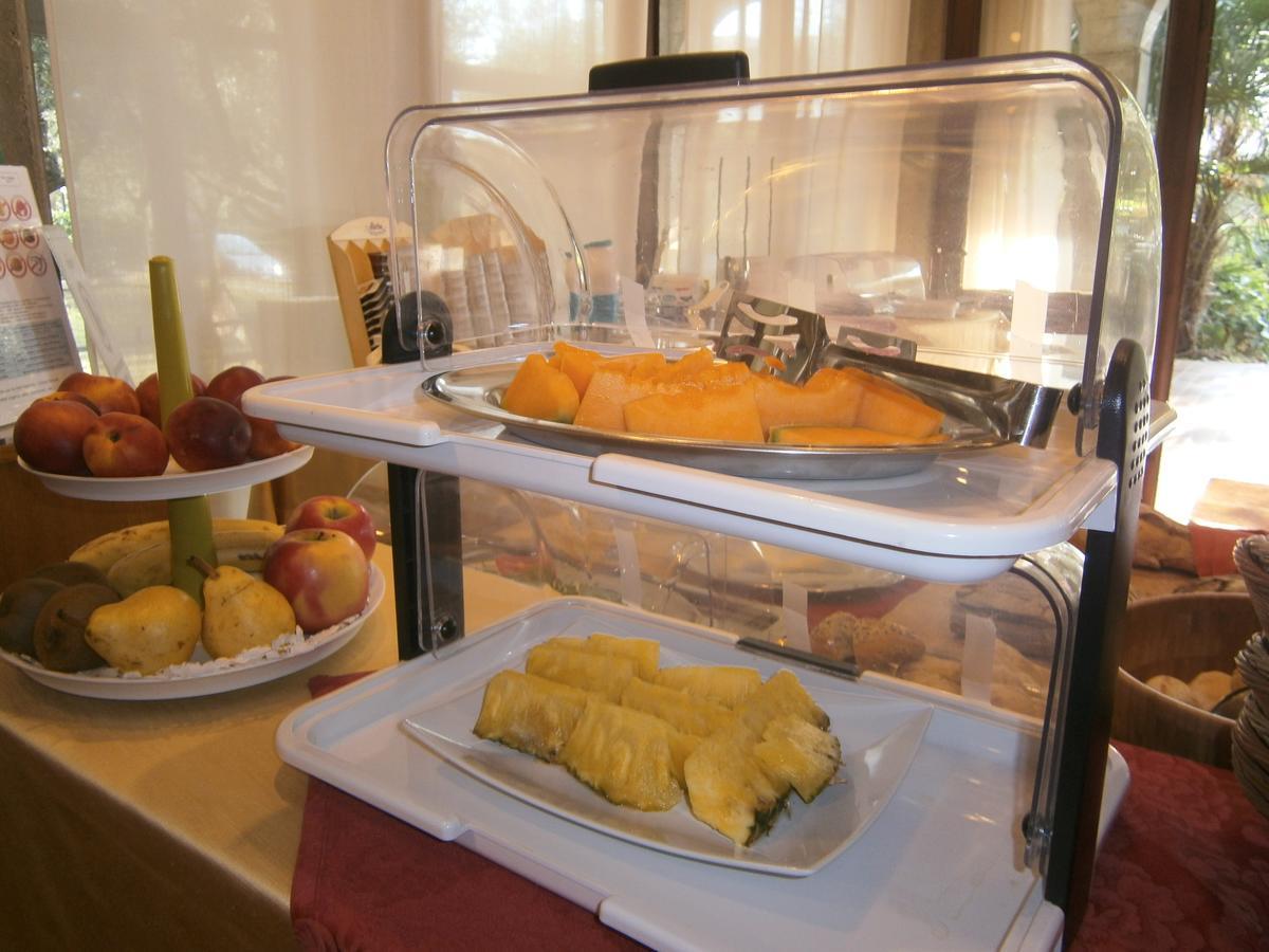 Hotel Chiara Сирмионе Экстерьер фото