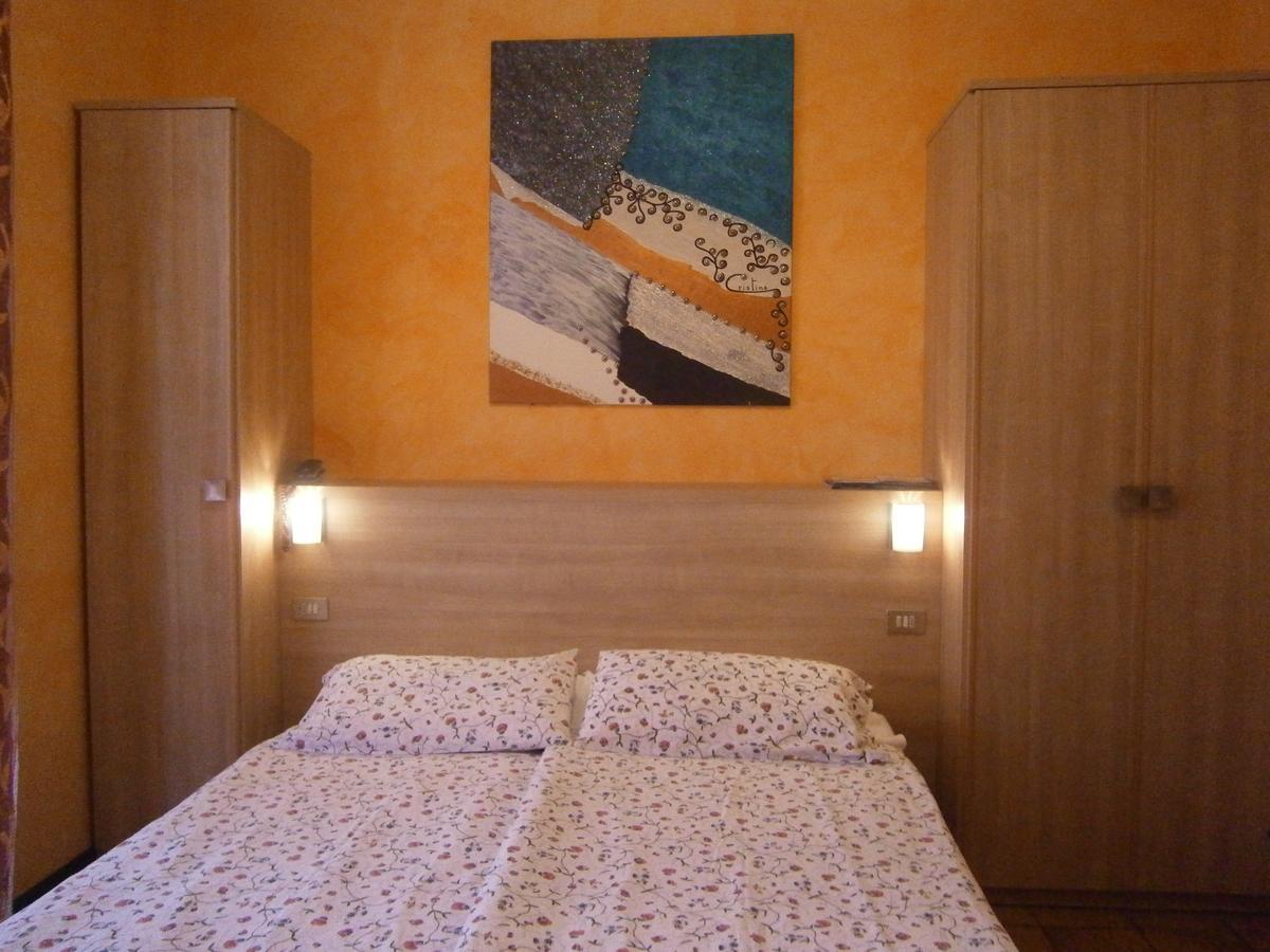 Hotel Chiara Сирмионе Экстерьер фото